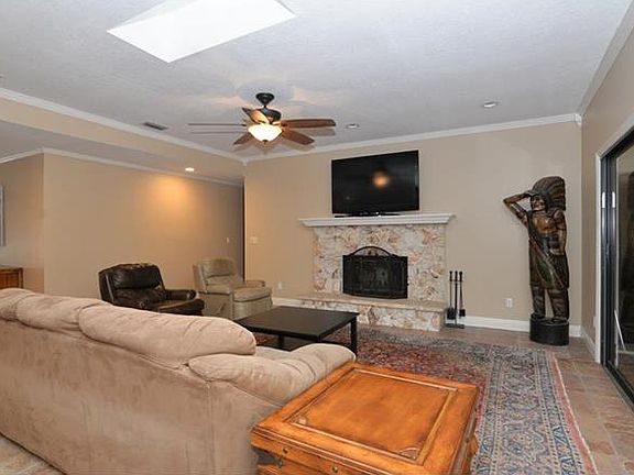5th image of 2137 Palm View Dr
