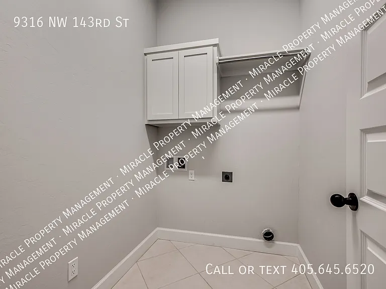 9316 NW 143rd St — Photo 36