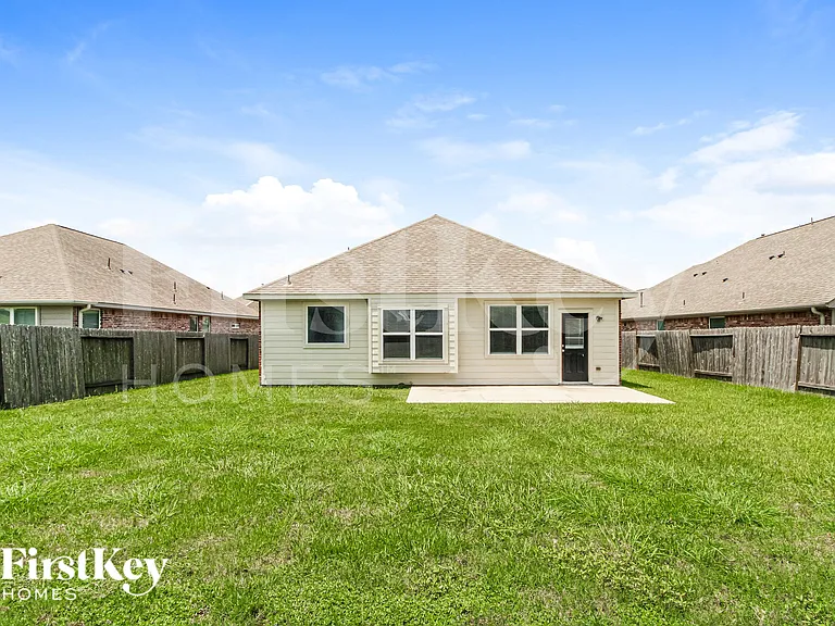 131 Brazos Dr — Photo 17