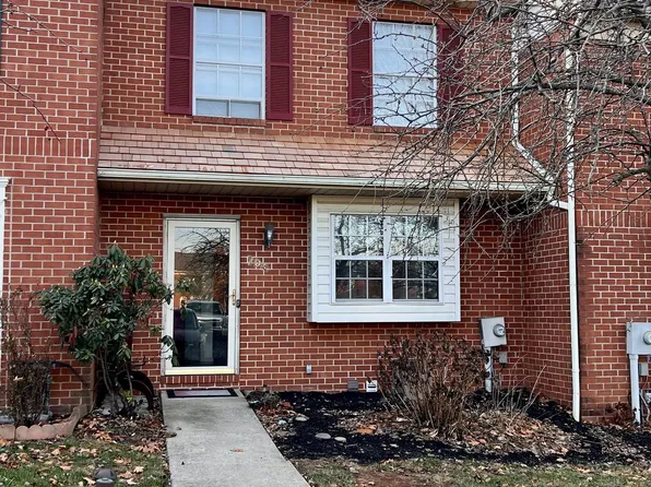 704 Village Green Dr, Gilbertsville, PA 19525