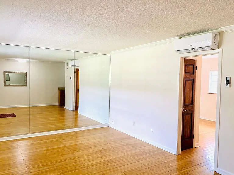 3119 W De Leon St #12 — Photo 5