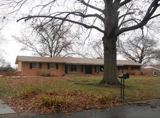 2353 Deer Run Rd, Saint Louis, MO 63136