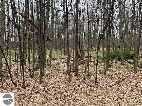 4th image of Deskin Dr #98