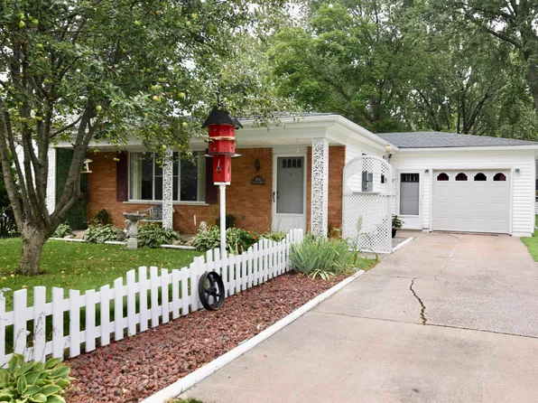 804 Saint Clair Blvd, Algonac, MI 48001