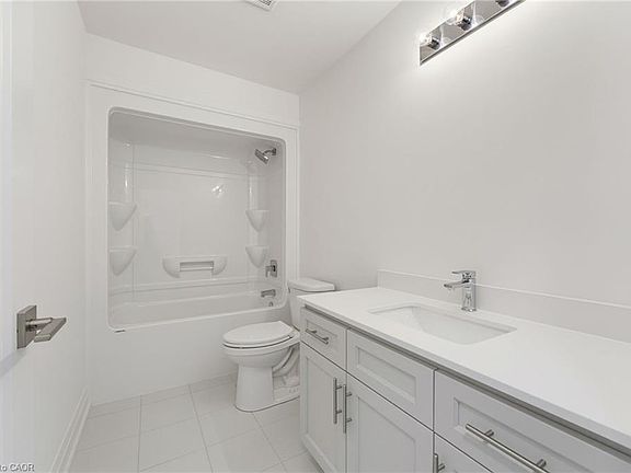 5th image of 10 Clear Valley Ln