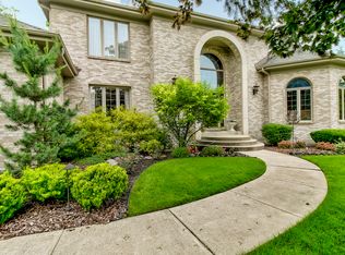 3008 Heritage Oaks Ln, Oak Brook, IL 60523
