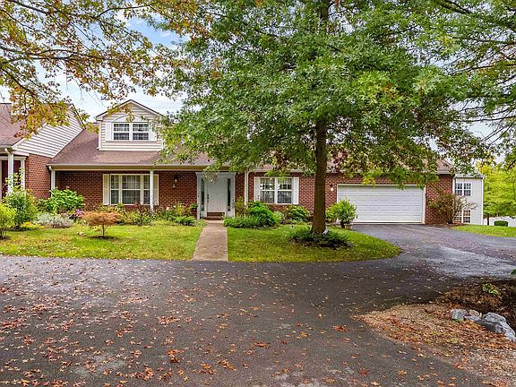 2nd image of 195 Tall Oak Blvd