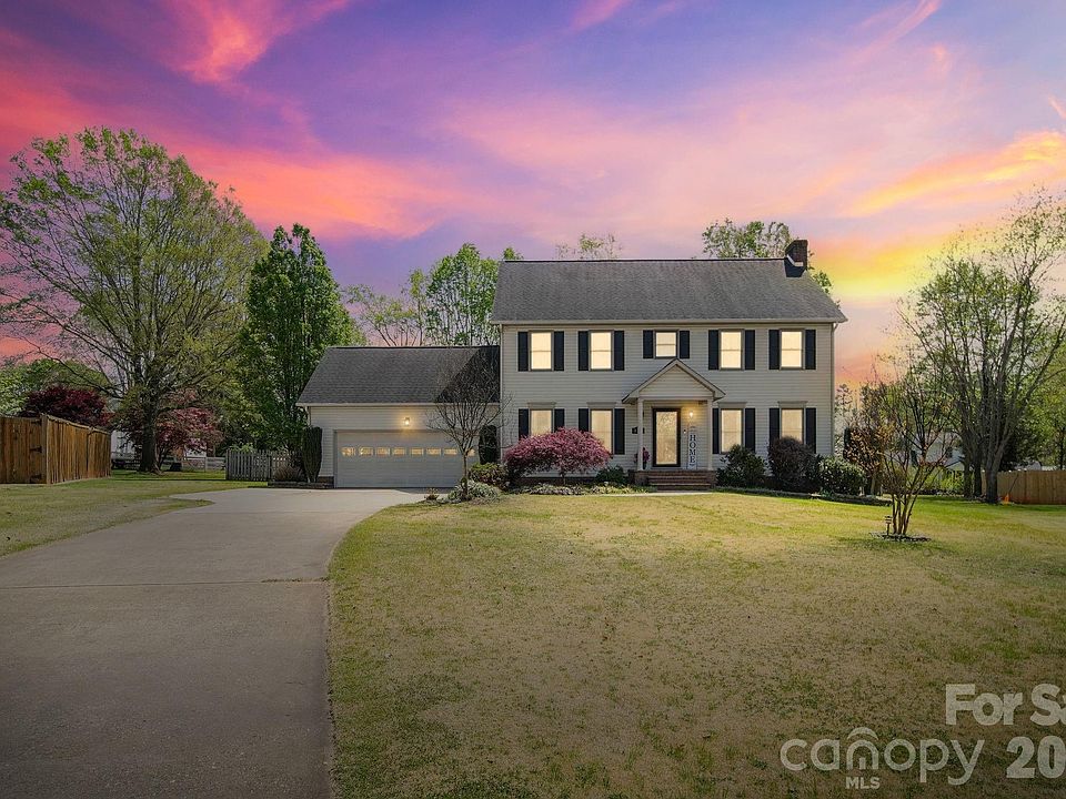 1st image of 120 Ridgewood Ct