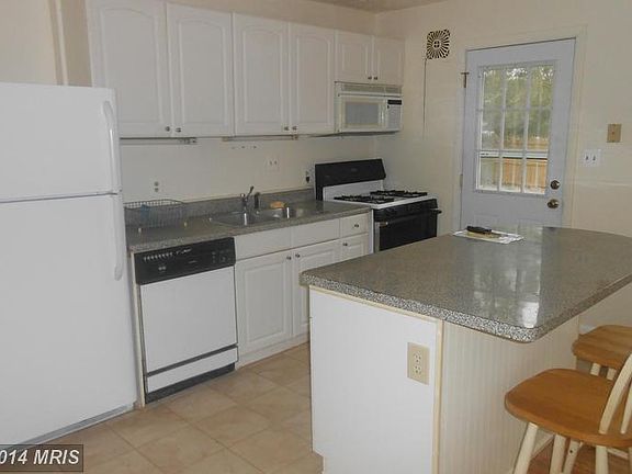 3rd image of 4012 Lawrence Ave