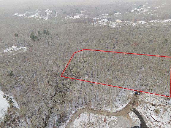 3rd image of 17 Strawberry Ln