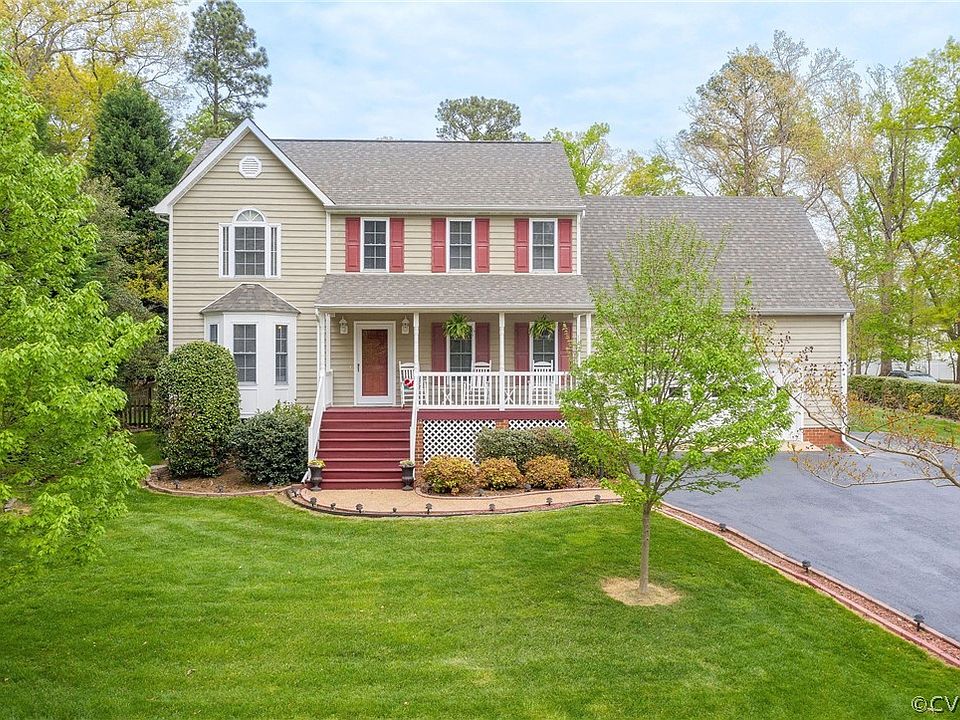 1st image of 13612 Thornhill Pl