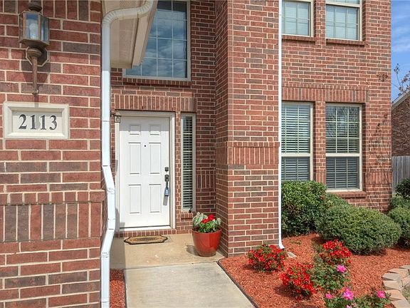 4th image of 2113 Fairmount Park Dr