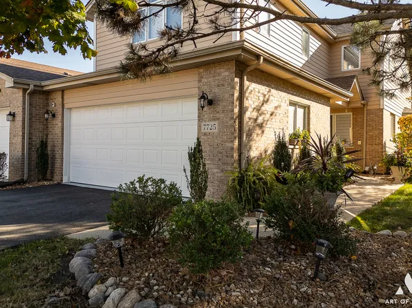 7725 Richardson Ln, Tinley Park, IL 60487
