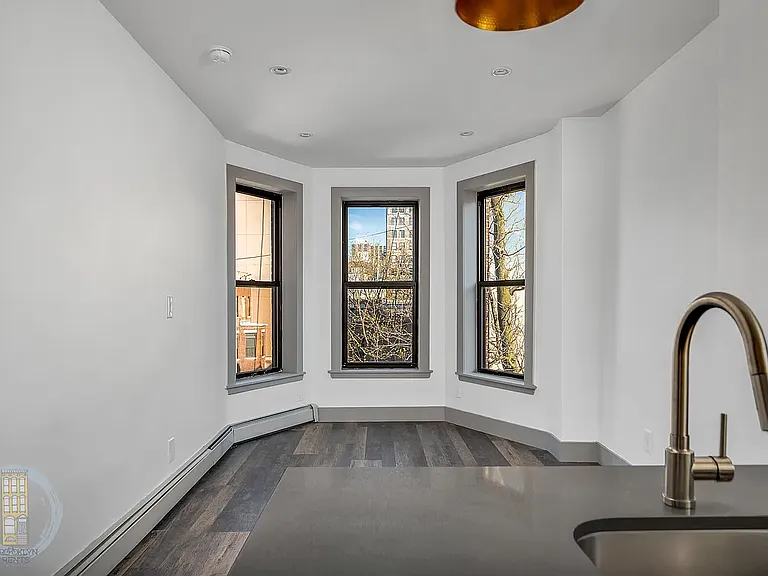 1961 Madison Ave #C2 — Photo 2