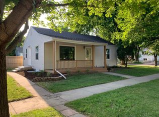 307 14th St S, Moorhead, MN 56560