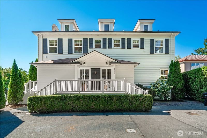 2nd image of 3233 Magnolia Boulevard W