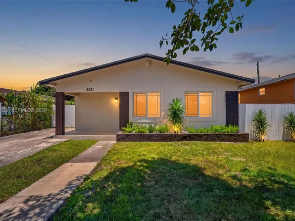 2221 NW 170th St, Miami Gardens, FL 33056