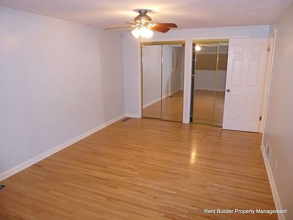 3rd image of 3207 Dakota St NE