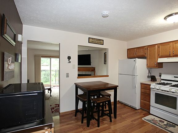 5th image of 614 Topaz Ln