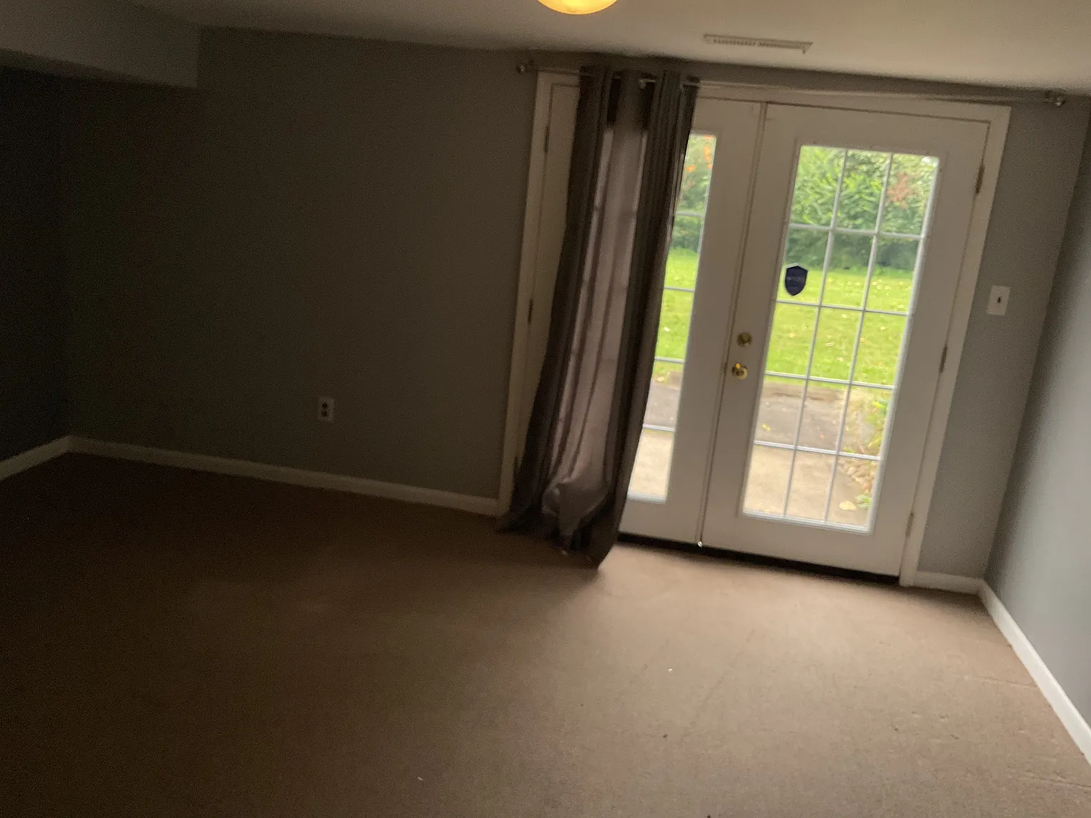 2 bed, 1.5 bath, 1100 sqft, $2,200 — Photo 2
