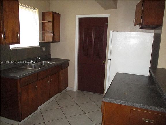 5th image of 9750 Dominican Dr