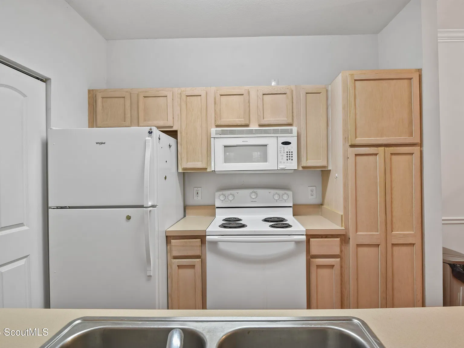 2 bed, 2.0 bath, 756 sqft, $2,300 — Photo 3