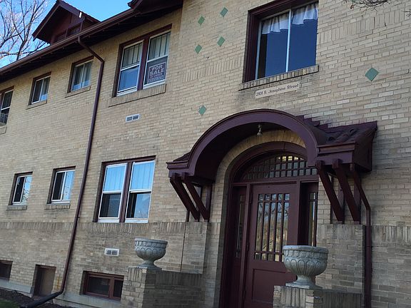 2nd image of 2101 S Josephine St APT 208