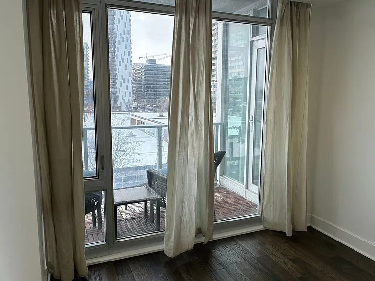 255 Bay St — Photo 26