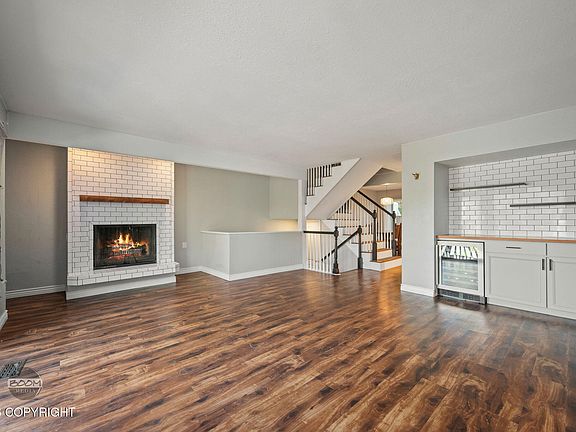 5th image of 929 Clay Ct #9