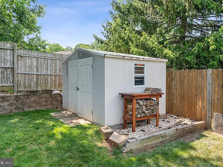 422 Avondale Dr — Photo 35