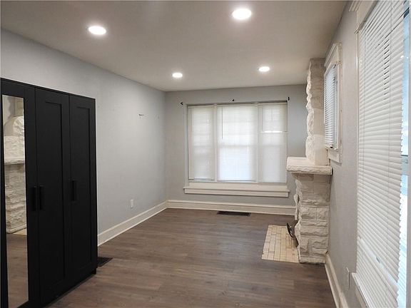 3rd image of 4236 Agnes Ave