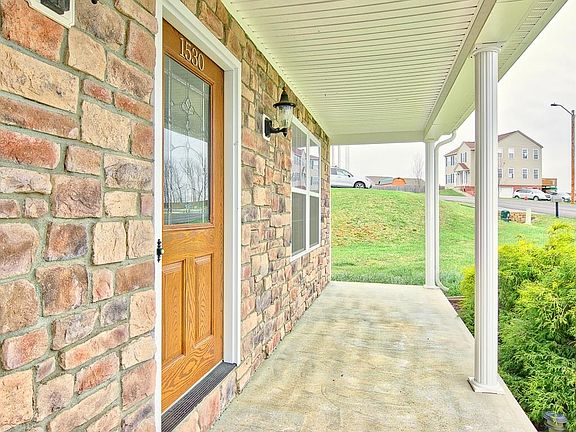 5th image of 1530 Sherwood Dr