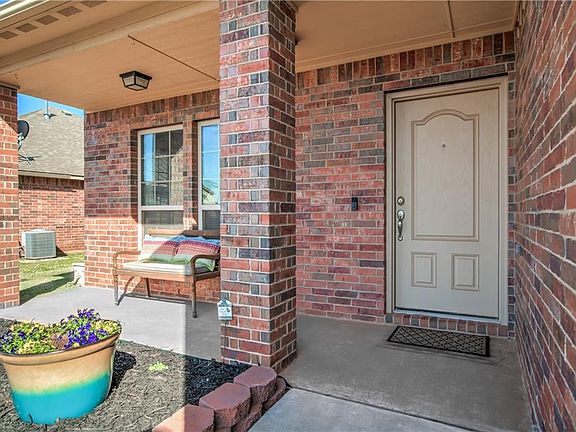 3rd image of 2225 NW 194th Ter