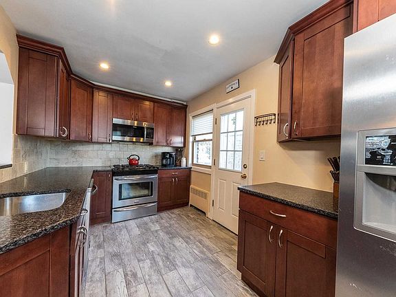 3rd image of 8 Smith St