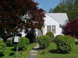 6 Ronald Dr, Latham, NY 12110