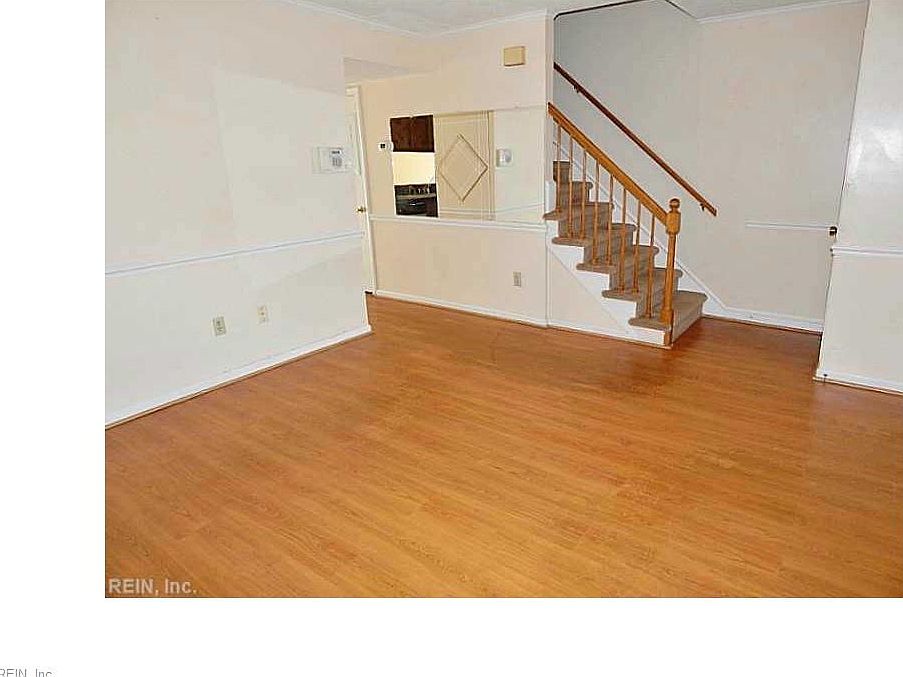 2nd image of 6 Penn Cir Unit E