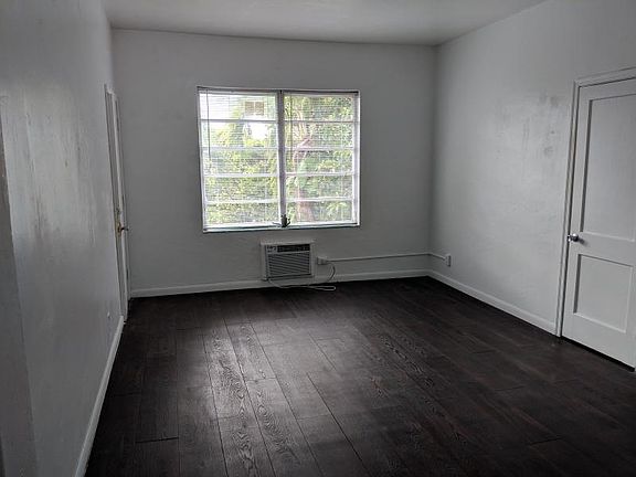 2nd image of 725 Lenox Ave #11