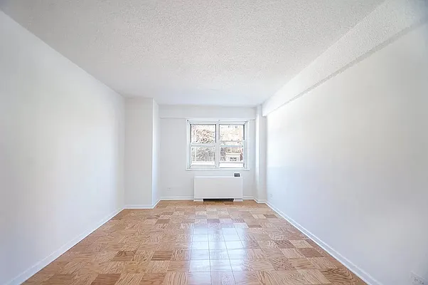 Rented by Rhona Realty | media 31