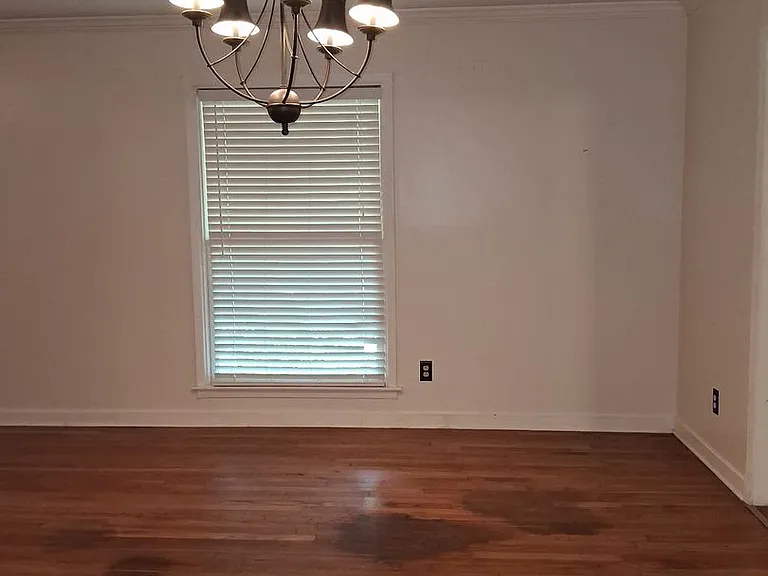 1421 Winchester St — Photo 5