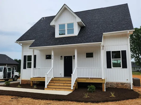 374 Jefferson Manor Dr, Forest, VA 24551