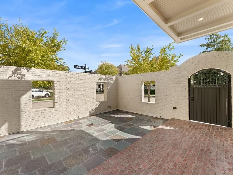 2050 Jabez Dr — Photo 42