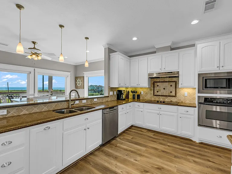 25043 Sausalito Dr — Photo 11