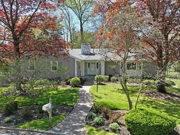 7 Wright St, Woodcliff Lake, NJ 07677