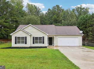 10 Macedonia Woods Dr, Newnan, GA 30263
