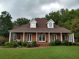 59 Steeplechase Dr, Jackson, TN 38305