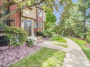 33 Bennington Sq, Hackettstown, NJ 07840