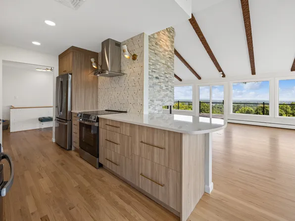 124 Ferncliff Drive, West Hartford, CT 06117