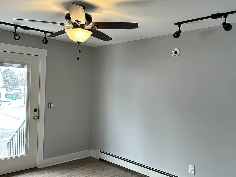 34 Windsor St #1 — Photo 10