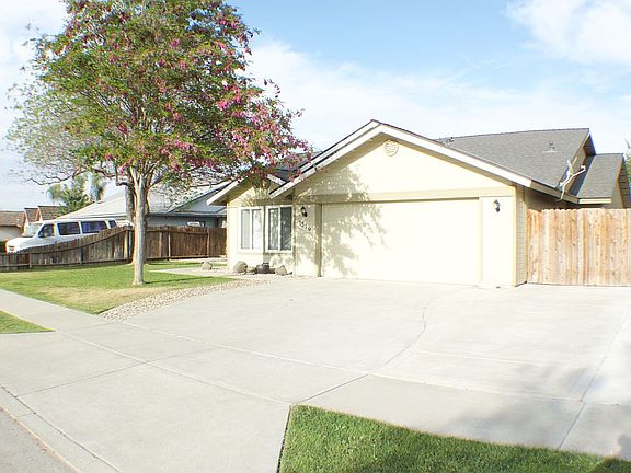 3rd image of 1550 Pine Dr
