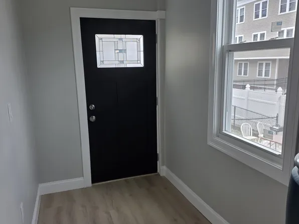 56 Pinckney St, Somerville, MA 02145